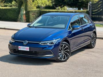 Volkswagen Golf 8 1.5 eTSI Evo Style DSG