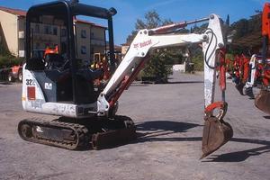 Miniescavatore usato BOBCAT 322