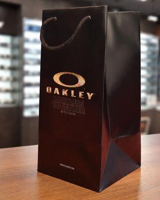 🕶️ Shopper originale Oakley nera – mai usata