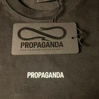 Propaganda T-Shirt, Grafica Astore sul Retro, Nero
