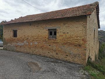 Locale + terreno rimessa casolare rustico