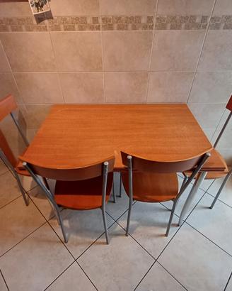 Tavolo cucina completo con 4 sedie