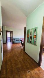 Appartamento di 90 m² con 5 locali e box auto a Ca