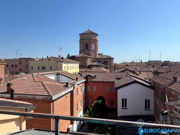 CARPI CENTRO STORICO, APPARTAMENTO IN BIFAMIGLIARE