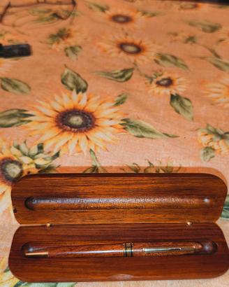 Penna a sfera in Legno con Astuccio 