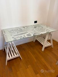 Scrivania IKEA Glasholm
