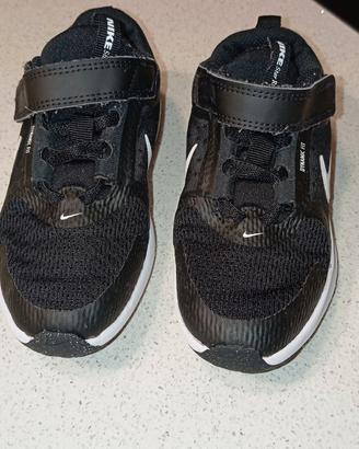 sneakers nike bimbo taglia 29