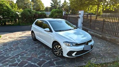 Volkswagen Polo 1.0 TSI Life – 95 CV – Pure White