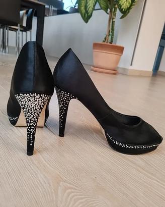 Scarpe decolletè nere con tacco a spillo 38