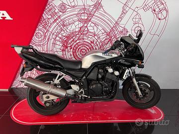 Yamaha FZ6 Fazer S 2000