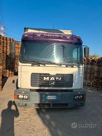 MAN 13.284 Autocarro 145 q.li