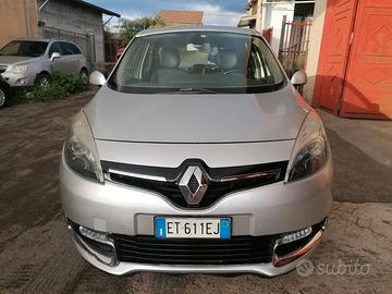 auto Renault Scenic 