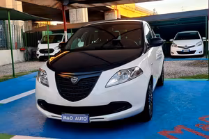 LANCIA YPSILON 1.2 BENZINA G.P.L DI CASA KM 71 MIL