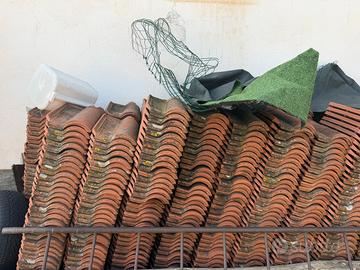 Tegole canadesi  75mq completo di travi e listelli