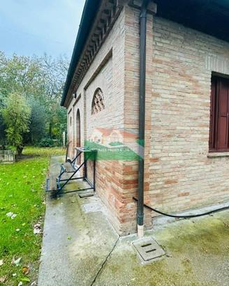 Villa di 200 m² con più di 5 locali a Ravenna