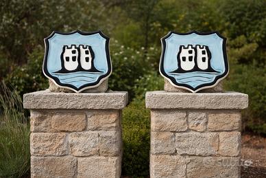 coppia stemma in ceramica per esterno villino 
