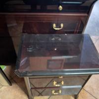 disponibili  comodino sedia e como antichi
