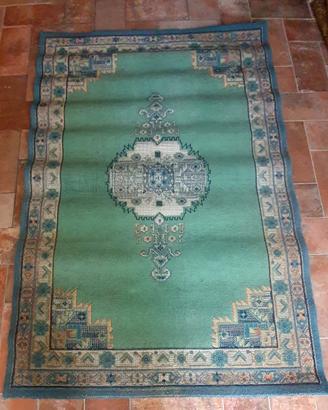 Tappeto verde chiaro