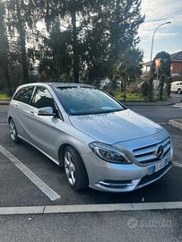 Mercedes Benz b200 2013