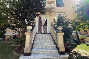 VILLA SINGOLA A GENOVA