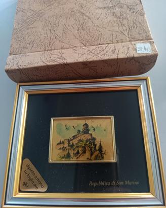 torri di San Marino su foglia d'oro 