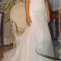 Abito da sposa in pizzo e perline swarovski