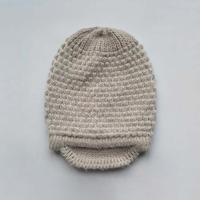 Berretto invernale da donna con mini visiera