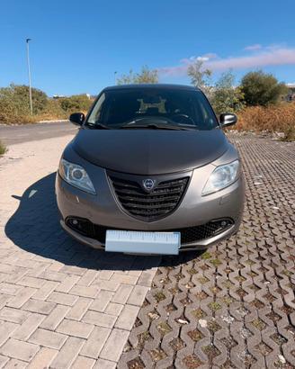 Lancia yplison momo design