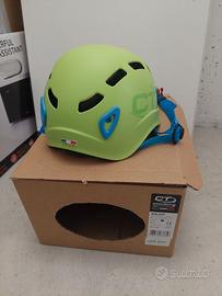 Casco escursionismo montagna