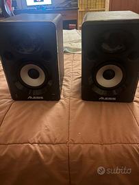 Casse acustiche attive per dj studio marca alesis