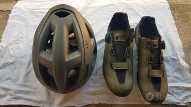 Casco e scarpe bici da strada bdc