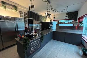 NEGOZIO DI PIZZERIA D'Asporto