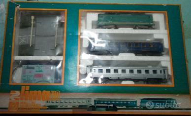 Trenino Lima vintage con passaggio a livello