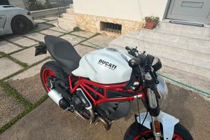Ducati monster 797