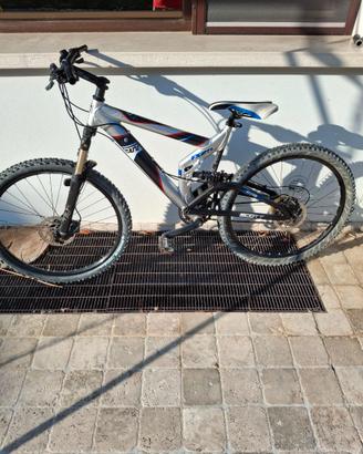 bici MB Scott
