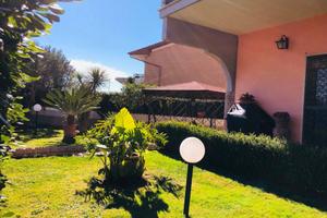 Pomezia Torvaianica - Villa Bifamiliare ampio giar