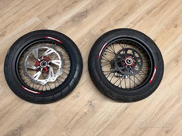 Cerchi Motard Fantic 125 Completi Pari al nuovo 

