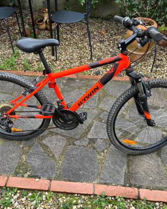 Mountain bike Btwin rockrider 500