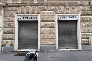 NEGOZIO A GENOVA