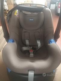 Seggiolino auto e trasportino chicco da zero anni
