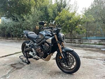 CB 650 R E-clutch 2025