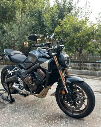 CB 650 R E-clutch 2025
