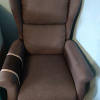 Poltrona reclinabile e alzapersona