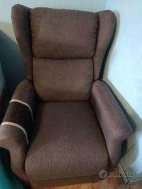 Poltrona reclinabile e alzapersona
