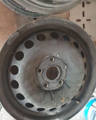 Cerchi in ferro r 16 attacco volkswagen