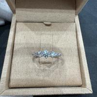 Anello Trilogy con diamanti naturali