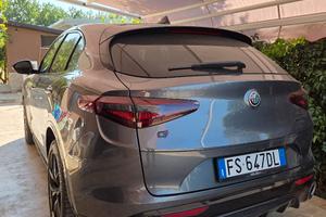 Alfa Romeo Stelvio 2.0 - 280CV 