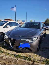 Auto Alfa Romeo Giulia