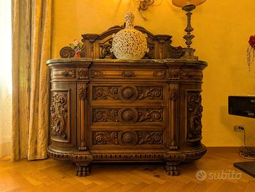 Credenza antica in legno con piano in marmo
