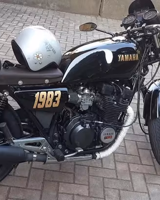 Yamaha XJ550 cafè Racer